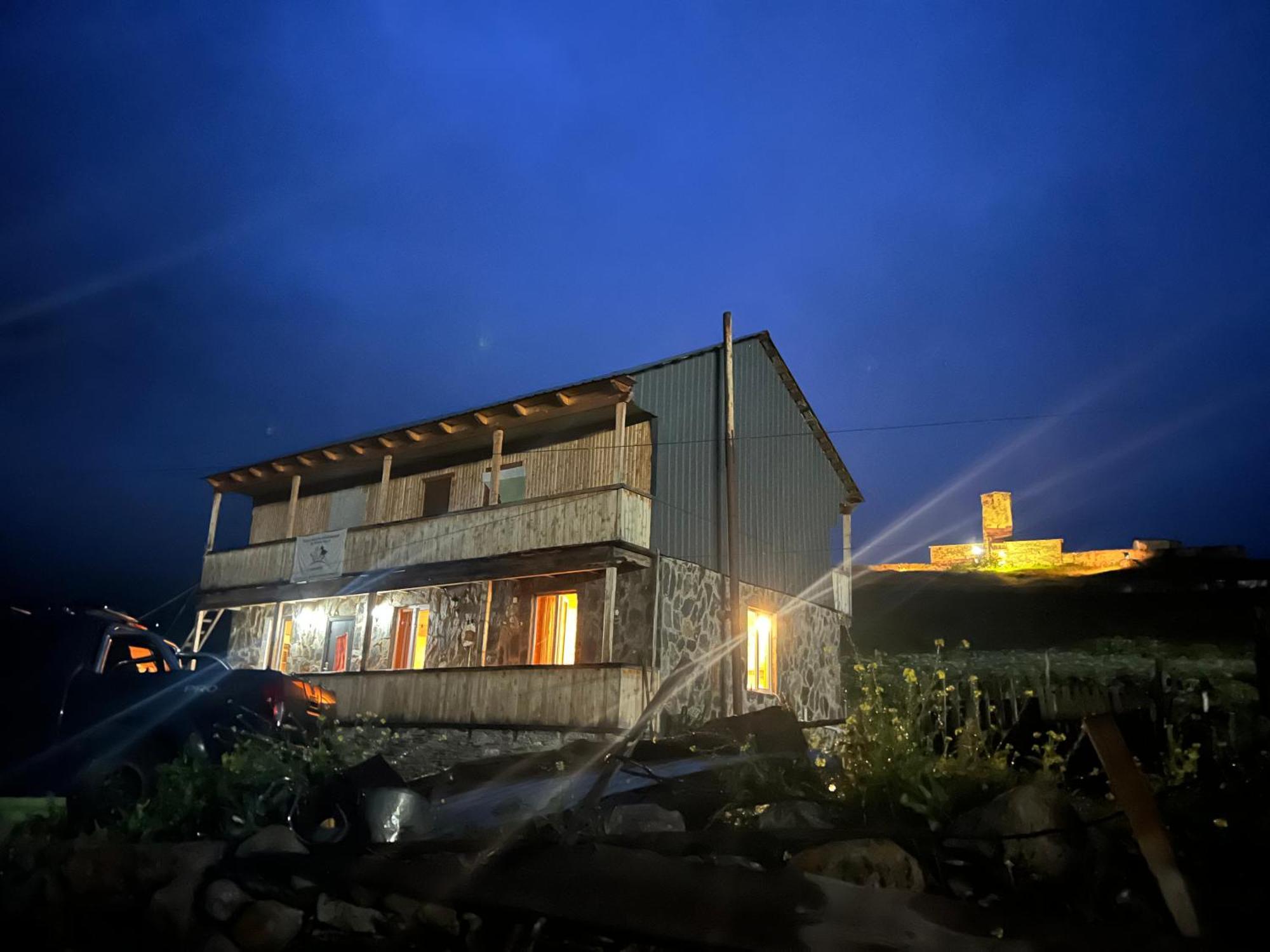 אושגולי Guesthouse Miranda מראה חיצוני תמונה
